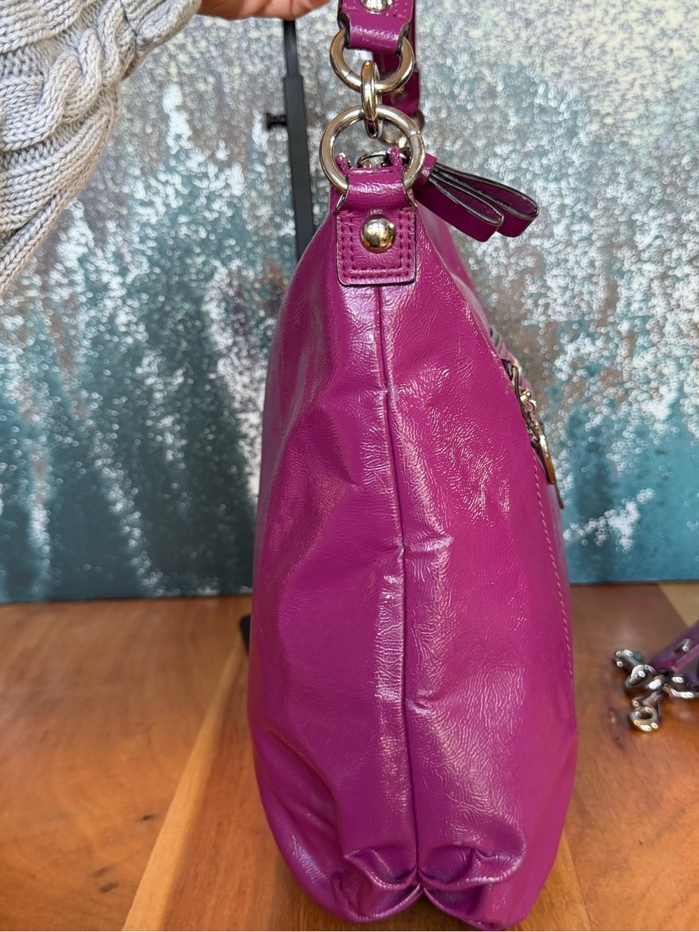 Coach Poppy Barbiecore Y2K 2012 Liquid Gloss Patent Leather Hobo Berry Pink GUC - Picture 14 of 15